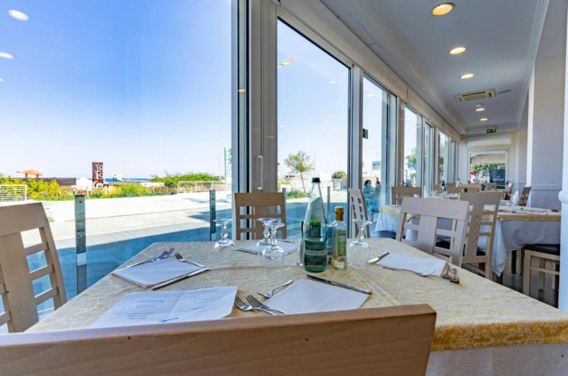 Hotel Bellevue Каттолика Экстерьер фото