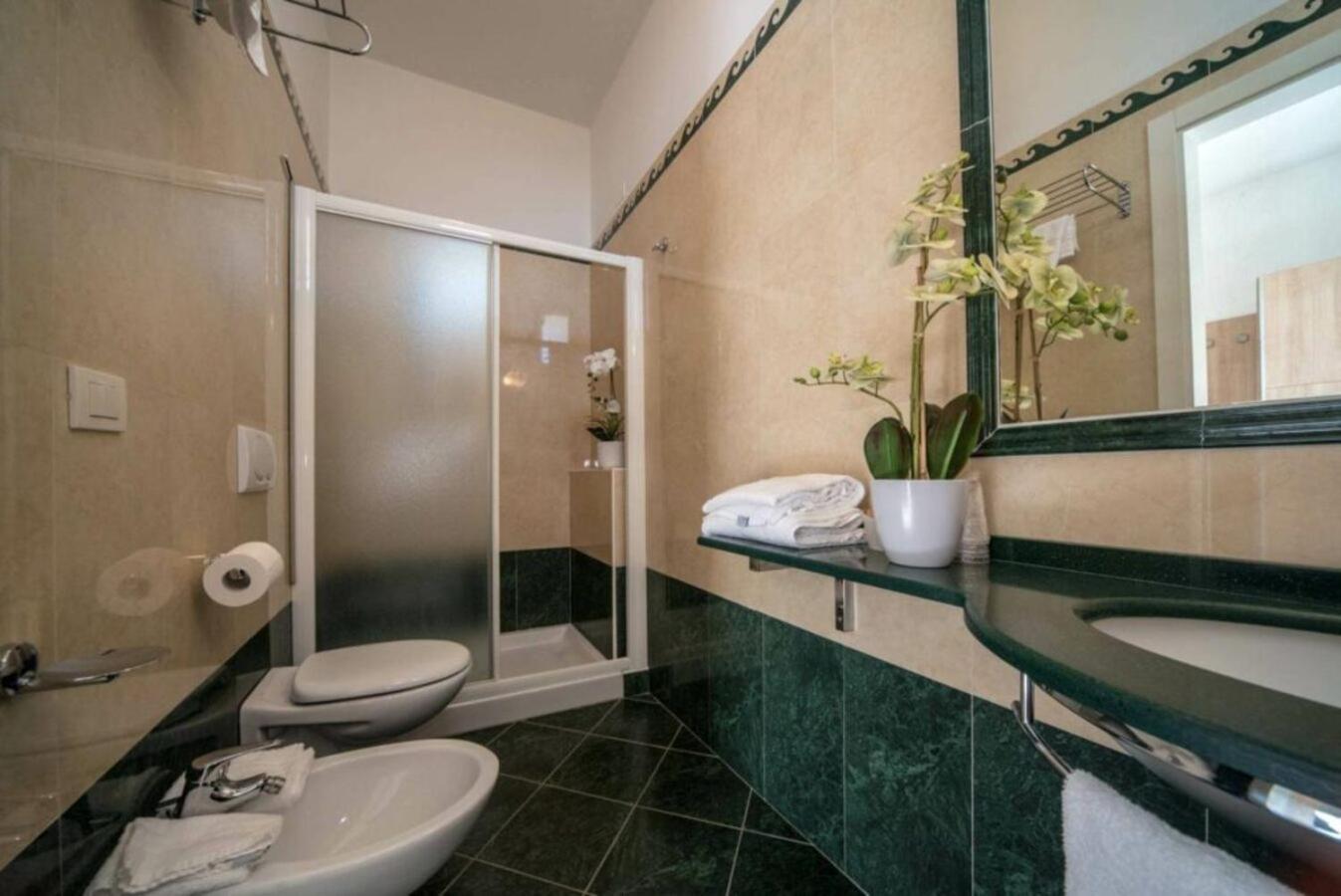 Hotel Bellevue Каттолика Экстерьер фото