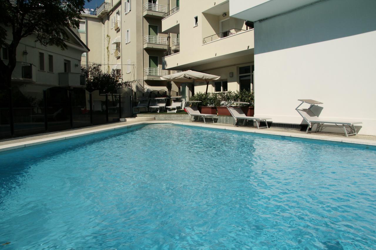 Hotel Bellevue Каттолика Экстерьер фото