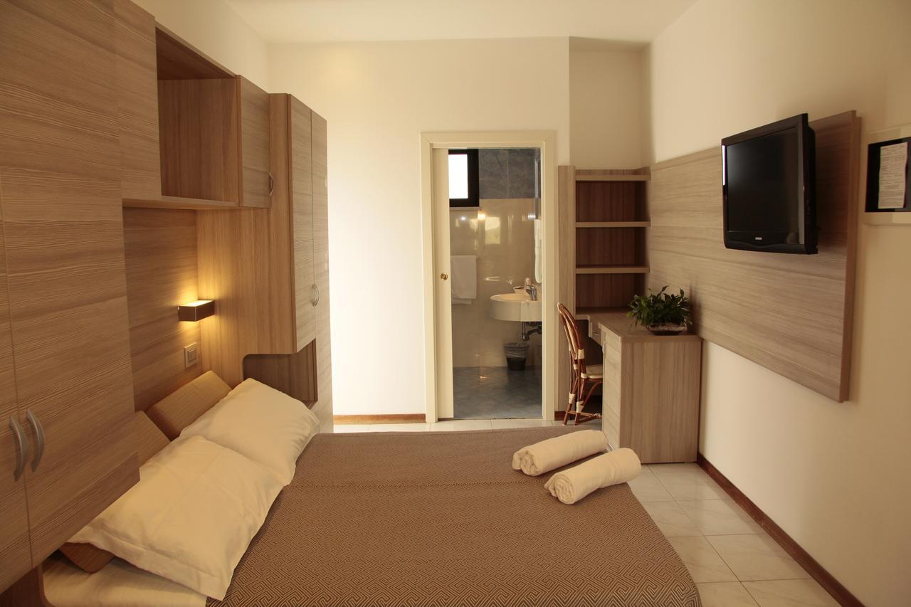 Hotel Bellevue Каттолика Экстерьер фото